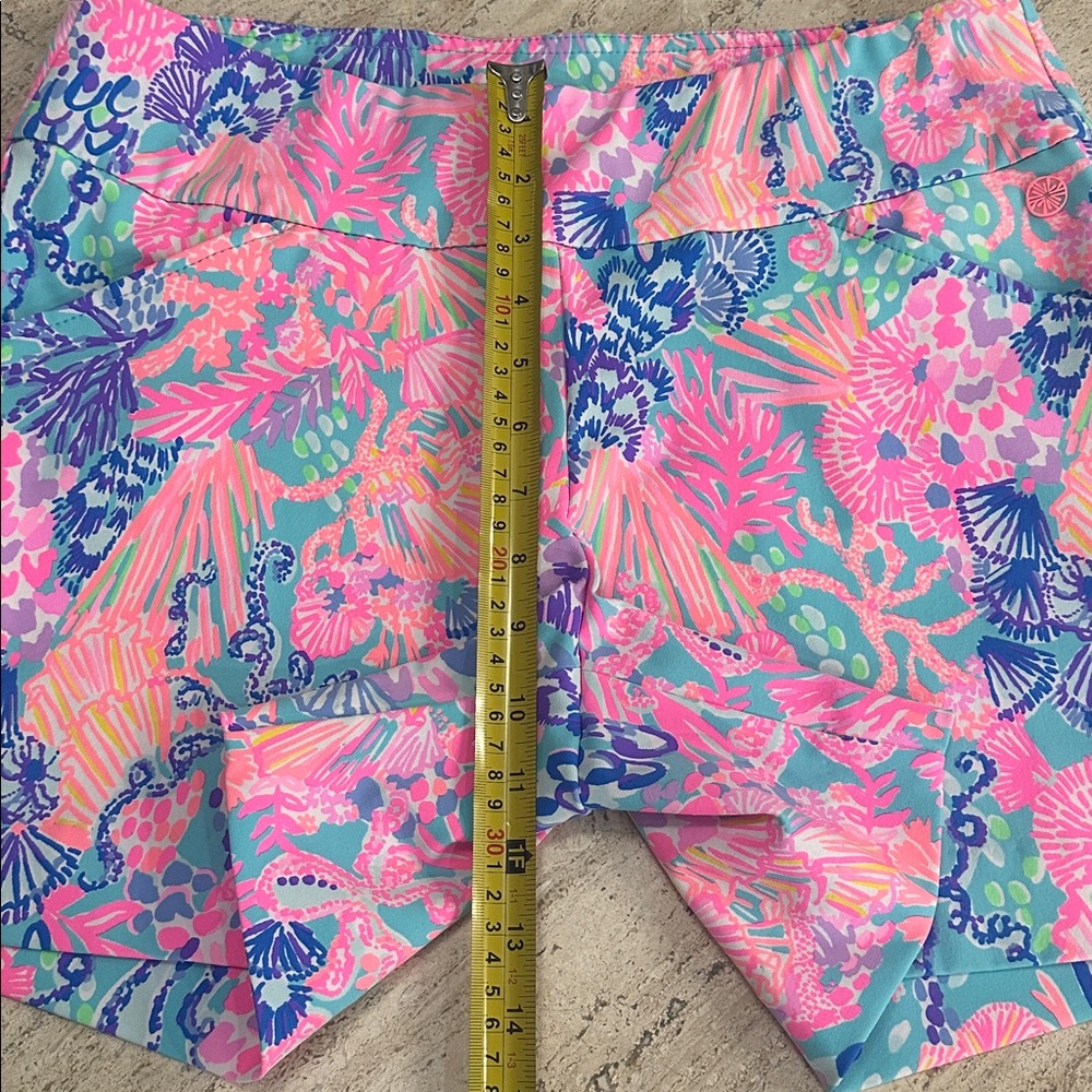 Lilly Pulitzer Nakia Luxletic Shorts in Signature Colorful Print UPF+50 Size 8 - Picture 10 of 15